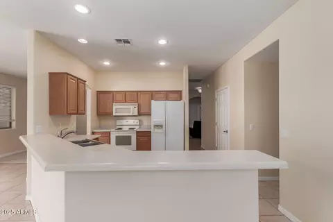 Kitchen - 10924 E Cholla Rd, Mesa, AZ 85207 photo 3 of 4