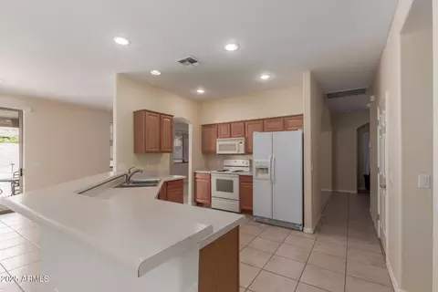 Kitchen - 10924 E Cholla Rd, Mesa, AZ 85207 photo 4 of 4
