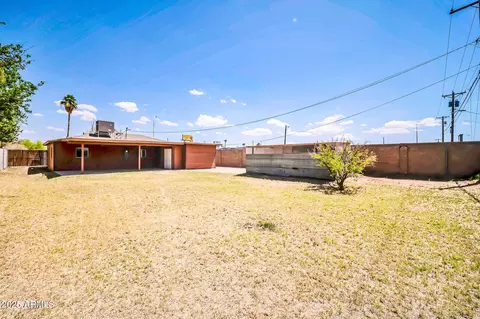 Exterior - 4122 N 23rd Dr, Phoenix, AZ 85015 photo 5 of 6