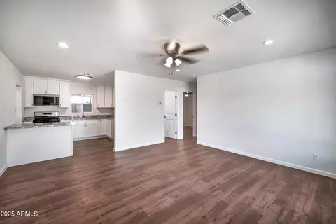 Living - 4122 N 23rd Dr, Phoenix, AZ 85015 photo 1 of 2