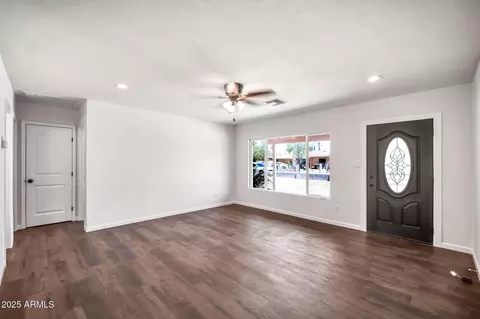 Living - 4122 N 23rd Dr, Phoenix, AZ 85015 photo 2 of 2
