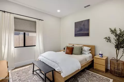 5226 E Herrera Dr, Phoenix, AZ 85054 photo 21