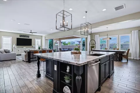 Kitchen - 10544 E Thatcher Ave, Mesa, AZ 85212 photo 2 of 6