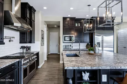 Kitchen - 10544 E Thatcher Ave, Mesa, AZ 85212 photo 4 of 6