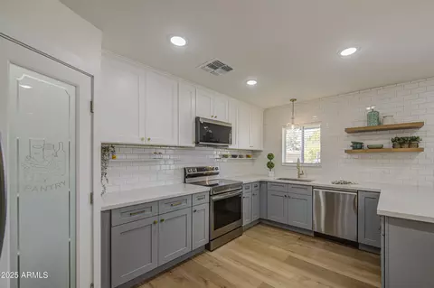 Kitchen - 1263 W Devonshire St, Mesa, AZ 85201 photo 1 of 6