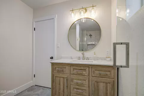 Bath - 1263 W Devonshire St, Mesa, AZ 85201 photo 4 of 8