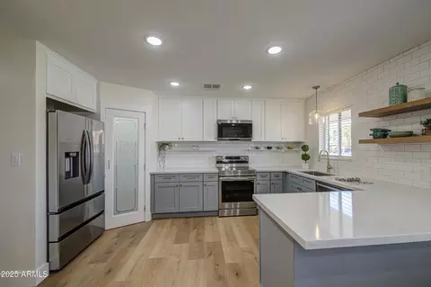 Kitchen - 1263 W Devonshire St, Mesa, AZ 85201 photo 2 of 6