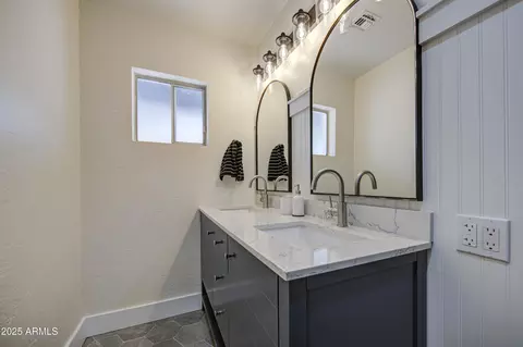 Bath - 1263 W Devonshire St, Mesa, AZ 85201 photo 7 of 8