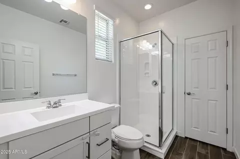 Bath - 4336 E Mesquite St, Gilbert, AZ 85296 photo 3 of 4