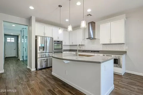 Kitchen - 4336 E Mesquite St, Gilbert, AZ 85296 photo 2 of 3