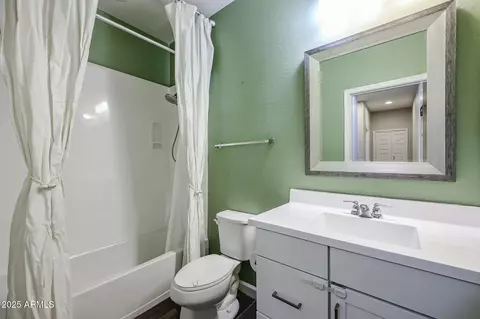 Bath - 4336 E Mesquite St, Gilbert, AZ 85296 photo 4 of 4