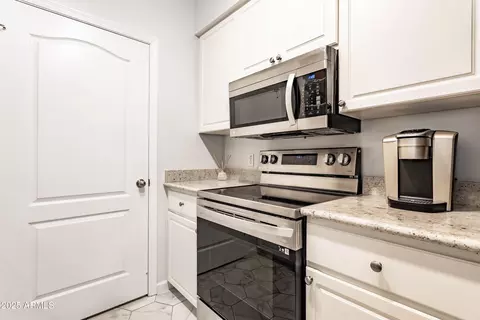 Kitchen - 1701 E Colter St #151, Phoenix, AZ 85016 photo 3 of 5