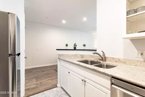 Kitchen - 1701 E Colter St #151, Phoenix, AZ 85016 photo 4 of 5