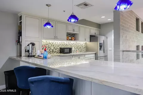 Kitchen - 1701 E Colter St #151, Phoenix, AZ 85016 photo 5 of 5