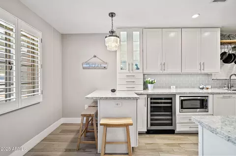 Kitchen - 2908 E Pinchot Ave, Phoenix, AZ 85016 photo 1 of 6