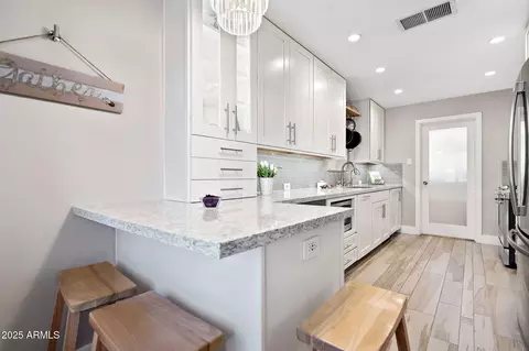 Kitchen - 2908 E Pinchot Ave, Phoenix, AZ 85016 photo 2 of 6