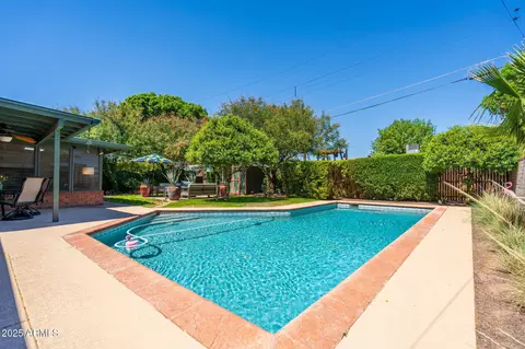 Exterior - 2908 E Pinchot Ave, Phoenix, AZ 85016 photo 7 of 10