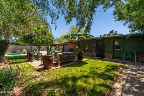 Exterior - 2908 E Pinchot Ave, Phoenix, AZ 85016 photo 4 of 10