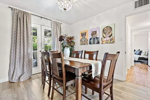 Dining - 2908 E Pinchot Ave, Phoenix, AZ 85016 photo 2 of 2