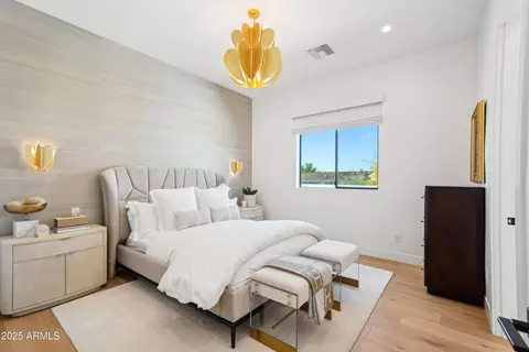 Bedroom - 4502 E Solano Dr, Phoenix, AZ 85018 photo 3 of 5