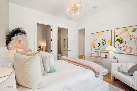 Bedroom - 4502 E Solano Dr, Phoenix, AZ 85018 photo 5 of 5