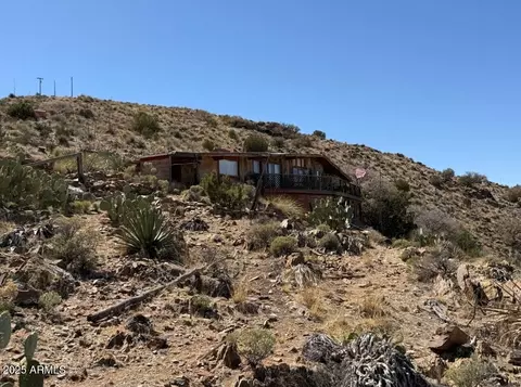 4030 E Sidewinder Rd, Willcox, AZ 85643