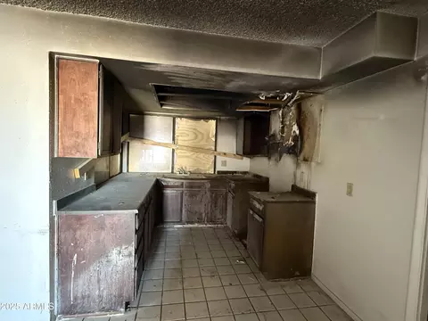 Kitchen - 3719 W Thunderbird Rd, Phoenix, AZ 85053 photo 1 of 1