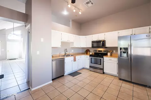 1836 E Citation Ln, Tempe, AZ 85284 photo 21