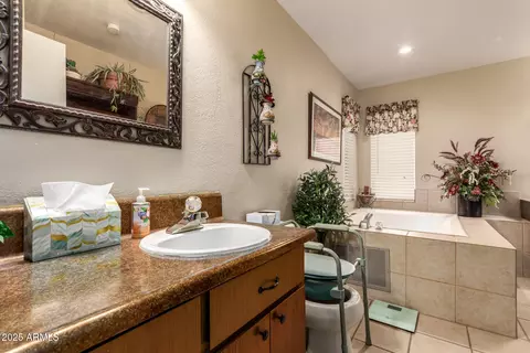 Bath - 6337 Evergreen St, Mesa, AZ 85205 photo 3 of 5