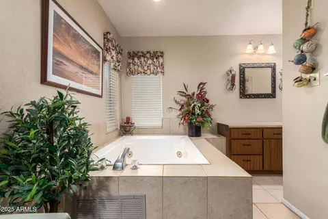 Bath - 6337 Evergreen St, Mesa, AZ 85205 photo 2 of 5