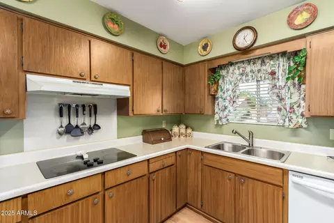 Kitchen - 6337 Evergreen St, Mesa, AZ 85205 photo 4 of 4