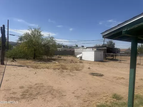 Exterior - 3155 E Mobile Ln, Phoenix, AZ 85040 photo 2 of 4