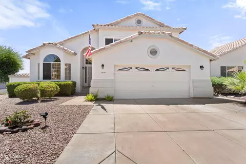 2821 E Pontiac Dr, Phoenix, AZ 85050