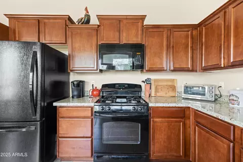 Kitchen - 8804 E Ivy St, Mesa, AZ 85207 photo 4 of 5