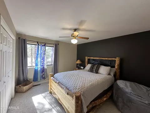 Bedroom - 3947 Apache Dr, Happy Jack, AZ 86024 photo 5 of 6