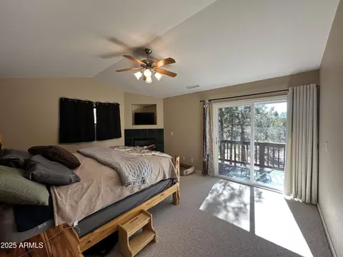Bedroom - 3947 Apache Dr, Happy Jack, AZ 86024 photo 3 of 6