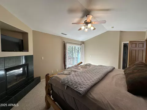Bedroom - 3947 Apache Dr, Happy Jack, AZ 86024 photo 2 of 6