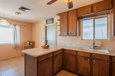 2534 N Mitchell St, Phoenix, AZ 85006 photo 12
