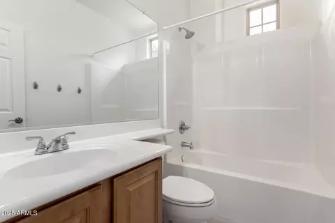 Bath - 4368 E Cullumber St, Gilbert, AZ 85234 photo 3 of 3