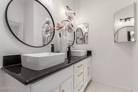 Bath - 7006 E Jensen St #40, Mesa, AZ 85207 photo 1 of 1