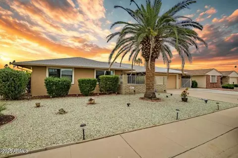 10701 W Pineaire Dr, Sun City, AZ 85351