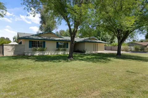 Exterior - 944 E Melody Dr, Gilbert, AZ 85234 photo 2 of 5