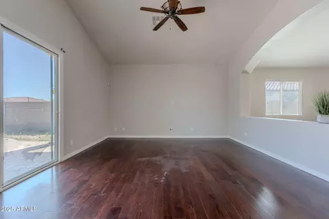 Living - 514 E Pearce Rd, Phoenix, AZ 85042 photo 4 of 4