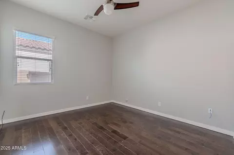 Bedroom - 514 E Pearce Rd, Phoenix, AZ 85042 photo 1 of 2