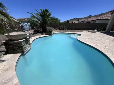 Exterior - 514 E Pearce Rd, Phoenix, AZ 85042 photo 4 of 8