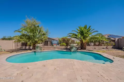 Exterior - 514 E Pearce Rd, Phoenix, AZ 85042 photo 7 of 8
