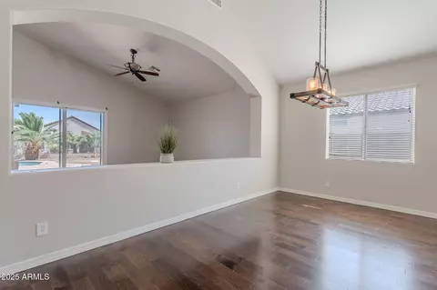 Living - 514 E Pearce Rd, Phoenix, AZ 85042 photo 2 of 4