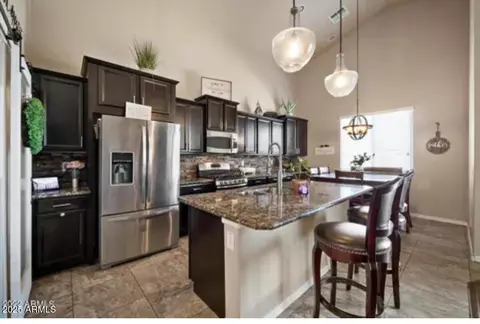 Kitchen - 514 E Pearce Rd, Phoenix, AZ 85042 photo 1 of 1
