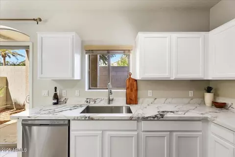 Kitchen - 2402 E 5th St #1741, Tempe, AZ 85281 photo 2 of 3