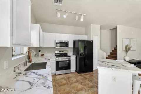 Kitchen - 2402 E 5th St #1741, Tempe, AZ 85281 photo 1 of 3